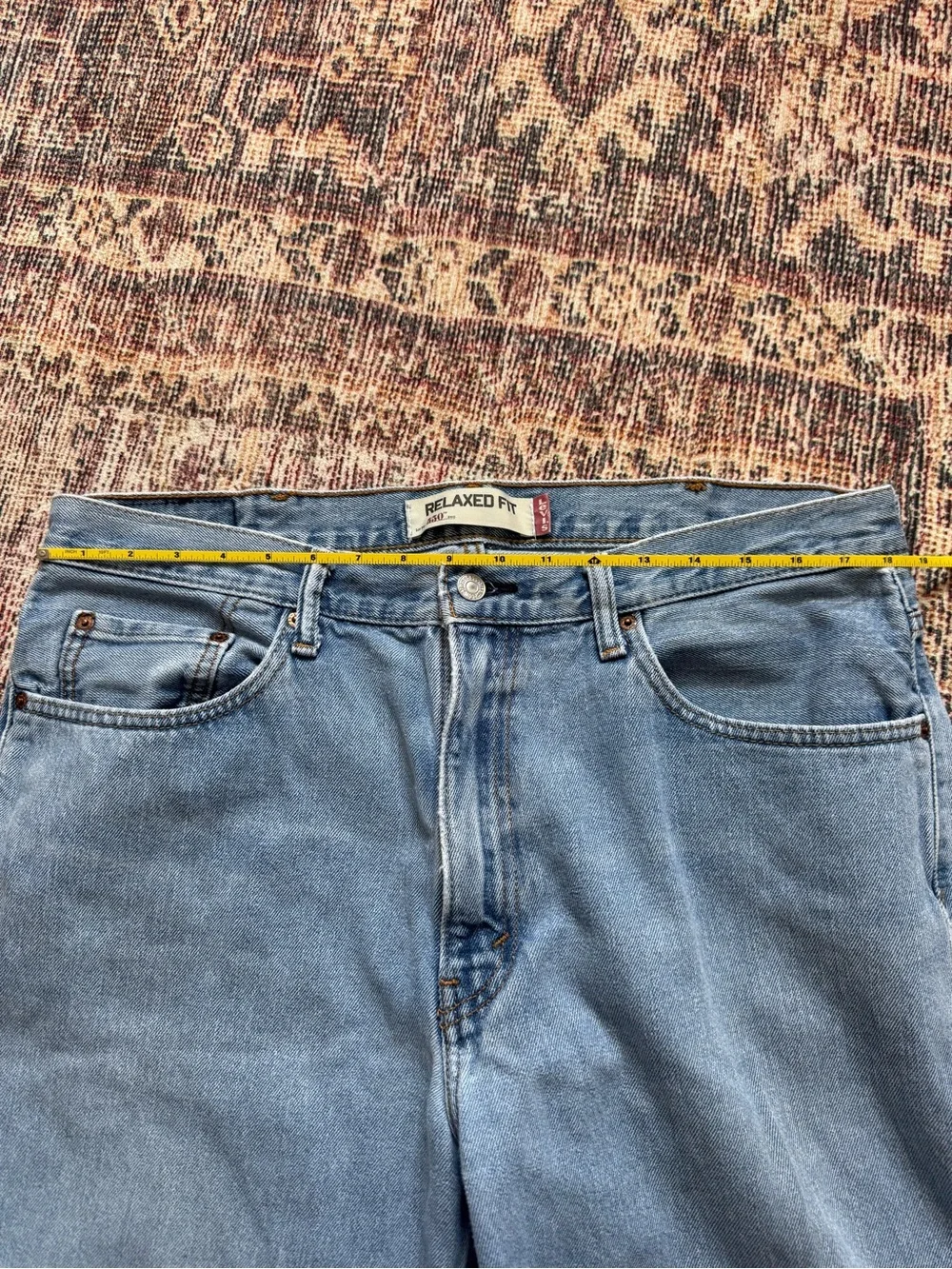Levi's Women’s/Men's Light Blue Relaxed Straight Jeans